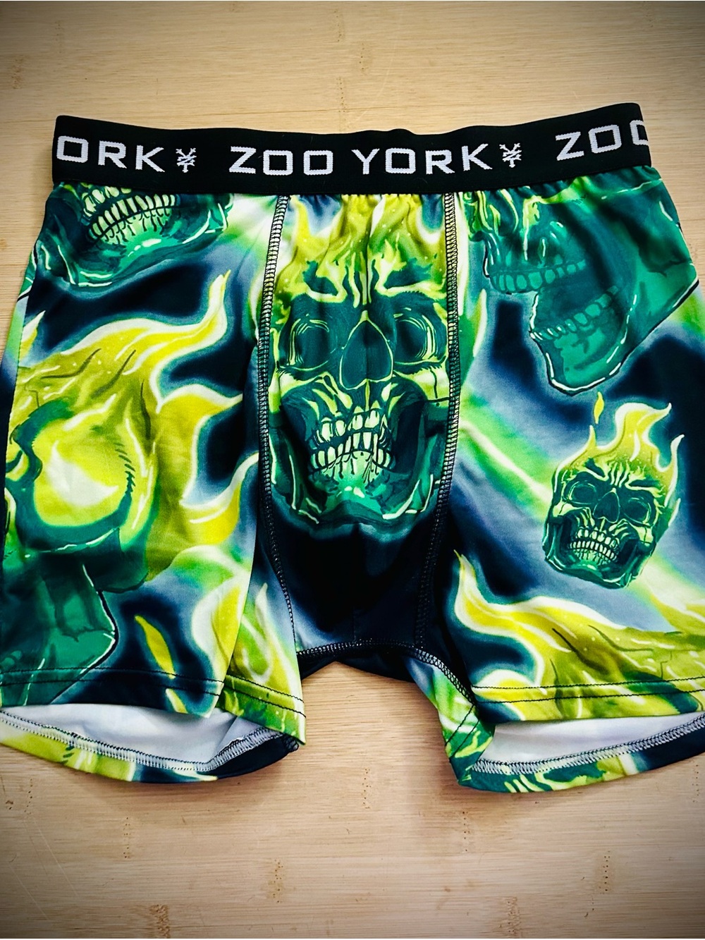 Zoo York White and Black Branded Waistband Shorts